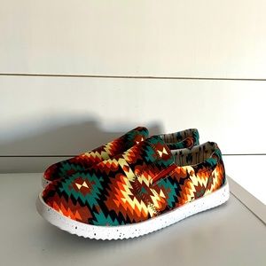 NWOT Women’s Aztec, Southwest Slip on shoes, size 10